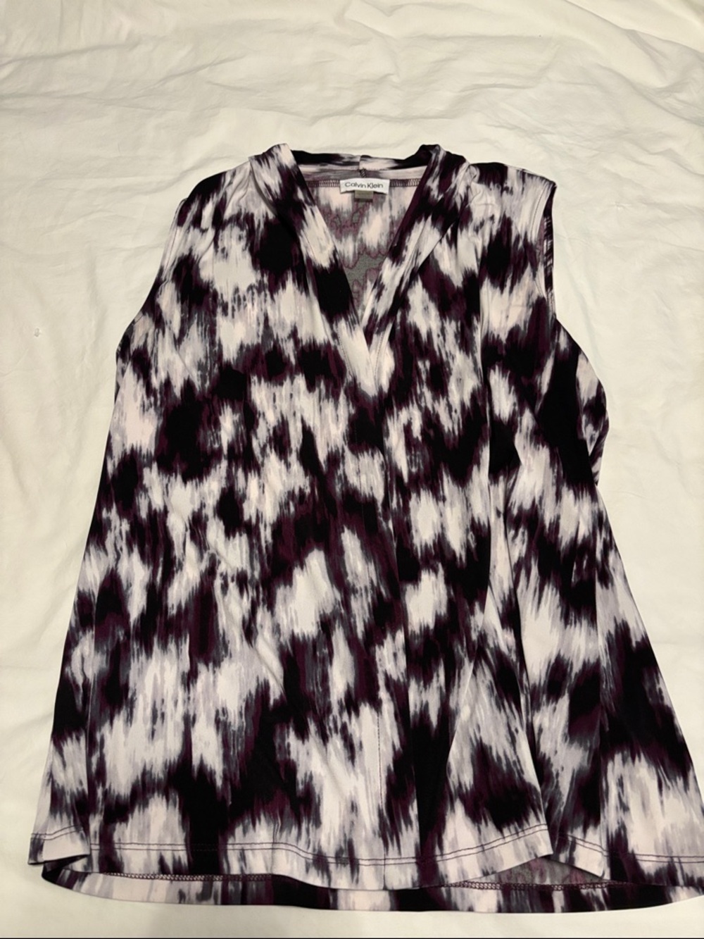 Calvin Klein Women's Sleeveless V-Neck Top in Purple, B&W Abstract Print